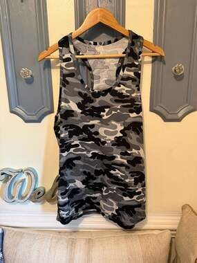 Devops Men's Camouflage Performance Sleeveless Athletic Tank Top